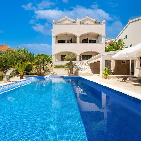 Apartment Apartment Villa Andjelka-1 By Interhome *
